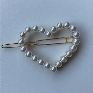 HRH collection crystal club heart hair clip